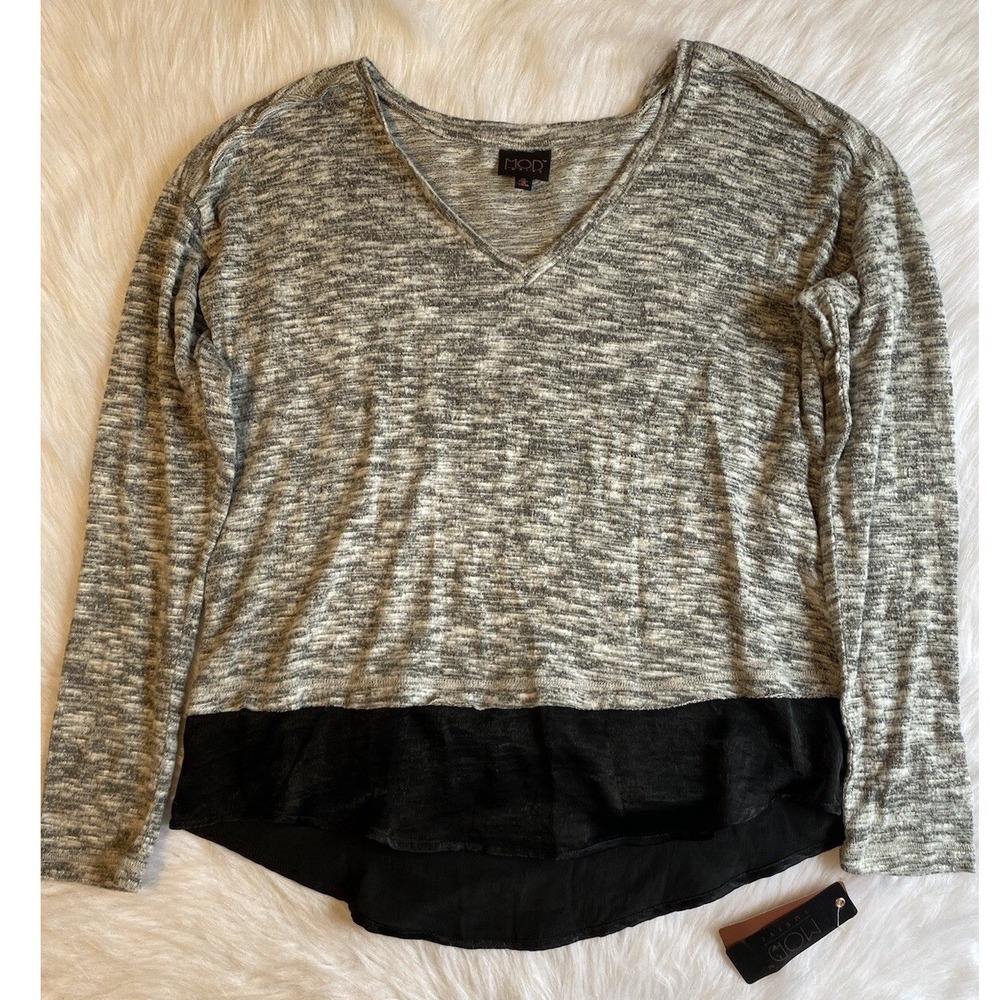 MOD Lusive Shirt Womens Size Medium Gray Long Sleeve Stretchy Soft Top
